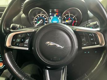 Jaguar F-PACE 2.0 D240 Portfolio Auto AWD Euro 6 (s/s) 5dr