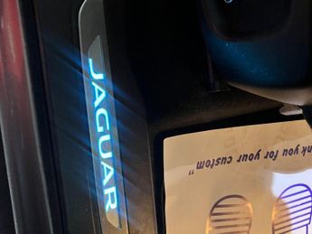 Jaguar F-PACE 2.0 D240 Portfolio Auto AWD Euro 6 (s/s) 5dr