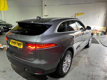 Jaguar F-PACE 2.0 D240 Portfolio Auto AWD Euro 6 (s/s) 5dr
