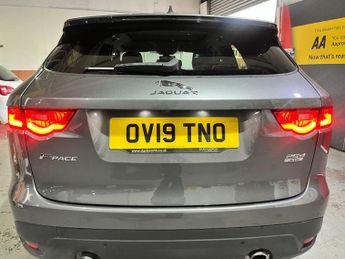 Jaguar F-PACE 2.0 D240 Portfolio Auto AWD Euro 6 (s/s) 5dr