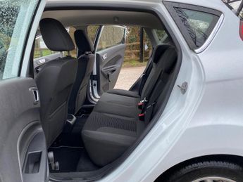 Ford Fiesta 1.0T EcoBoost Zetec Powershift Euro 5 5dr