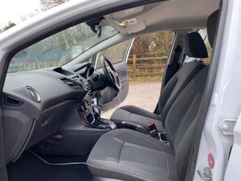 Ford Fiesta 1.0T EcoBoost Zetec Powershift Euro 5 5dr