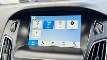 Ford Focus 1.0T EcoBoost Zetec Edition Euro 6 (s/s) 5dr