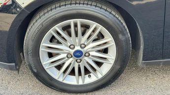 Ford Focus 1.0T EcoBoost Zetec Edition Euro 6 (s/s) 5dr