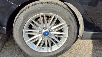 Ford Focus 1.0T EcoBoost Zetec Edition Euro 6 (s/s) 5dr