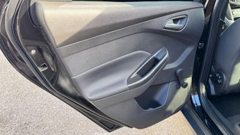 Ford Focus 1.0T EcoBoost Zetec Edition Euro 6 (s/s) 5dr