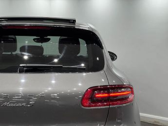 Porsche Macan 3.0 TD V6 S PDK 4WD Euro 6 (s/s) 5dr