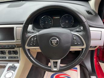 Jaguar XF 2.2d Luxury Auto Euro 5 (s/s) 4dr