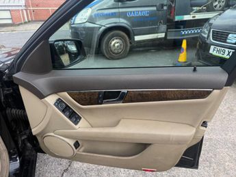 Mercedes-Benz C Class 1.8 C180 BlueEfficiency Elegance Auto Euro 5 5dr