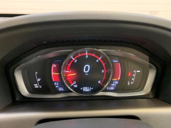 Volvo XC60 2.4 D5 R-Design Nav Auto AWD Euro 6 (s/s) 5dr