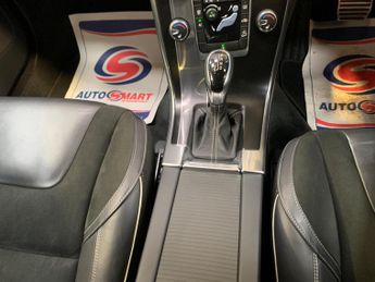 Volvo XC60 2.4 D5 R-Design Nav Auto AWD Euro 6 (s/s) 5dr