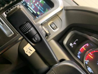 Volvo XC60 2.4 D5 R-Design Nav Auto AWD Euro 6 (s/s) 5dr