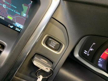 Volvo XC60 2.4 D5 R-Design Nav Auto AWD Euro 6 (s/s) 5dr