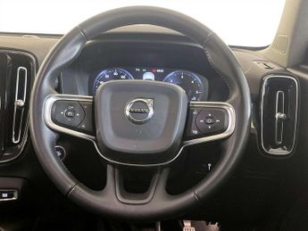 Volvo XC40 2.0 D3 Momentum Pro SUV 5dr Diesel Manual Euro 6 (s/s) (150 ps)