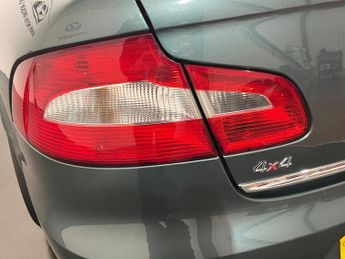 Skoda Superb 3.6 V6 Elegance DSG 4WD Euro 5 5dr