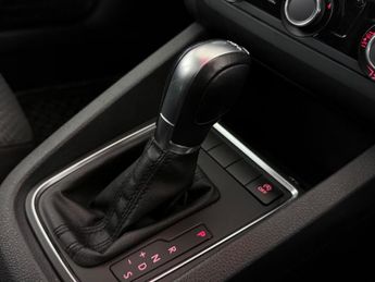 Volkswagen Jetta 2.0 TDI BlueMotion Tech SE DSG Euro 6 (s/s) 4dr