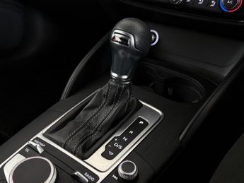 Audi A3 Cabriolet 1.5 TFSI CoD 35 S line S Tronic Euro 6 (s/s) 2dr