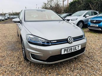 Volkswagen e-Golf 35.8kWh e-Golf Auto 5dr
