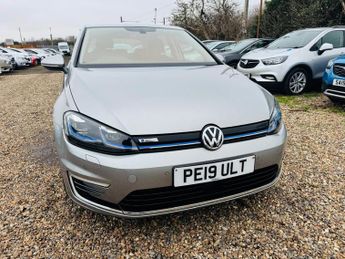Volkswagen e-Golf 35.8kWh e-Golf Auto 5dr
