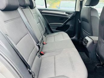 Volkswagen e-Golf 35.8kWh e-Golf Auto 5dr