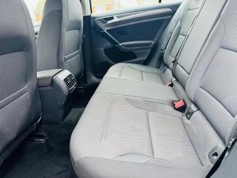 Volkswagen e-Golf 35.8kWh e-Golf Auto 5dr