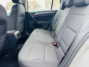 Volkswagen e-Golf 35.8kWh e-Golf Auto 5dr