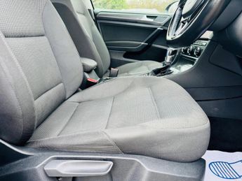 Volkswagen e-Golf 35.8kWh e-Golf Auto 5dr