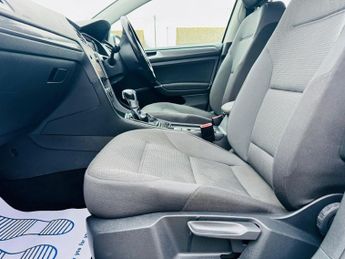 Volkswagen e-Golf 35.8kWh e-Golf Auto 5dr