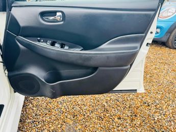 Nissan Leaf 40kWh N-Connecta Auto 5dr
