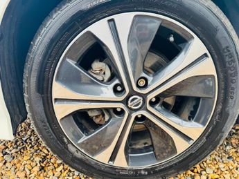 Nissan Leaf 40kWh N-Connecta Auto 5dr