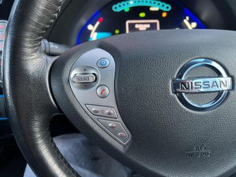 Nissan Leaf 24kWh Tekna Auto 5dr
