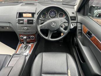 Mercedes-Benz C Class 2.1 C220 CDI BlueEfficiency Elegance Auto Euro 5 4dr