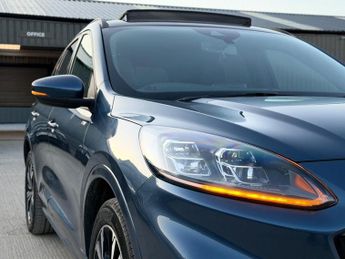 Ford Kuga 2.5 Duratec 14.4kWh ST-Line X Edition CVT Euro 6 (s/s) 5dr