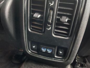 Jeep Grand Cherokee 3.0 V6 CRD Summit Auto 4WD Euro 5 5dr