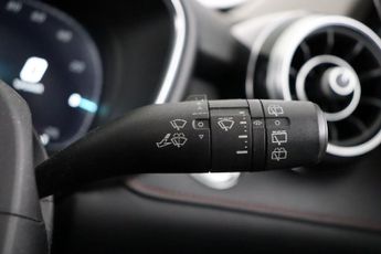 MG MG HS 1.5 T-GDI 16.6kWh Exclusive Auto Euro 6 (s/s) 5dr