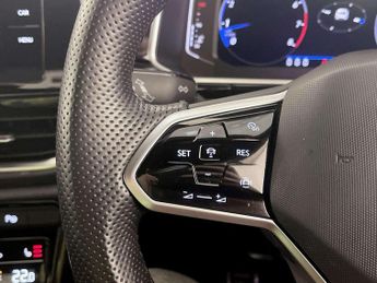 Volkswagen T-Roc 1.5 TSI R-Line SUV 5dr Petrol Manual Euro 6 (s/s) (150 ps)