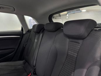 Audi A3 2.0 TDI Sport Sportback S Tronic Euro 6 (s/s) 5dr (Nav)