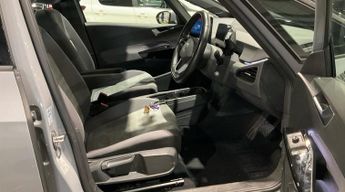 Volkswagen ID.3 Pro Performance 58kWh Life Auto 5dr