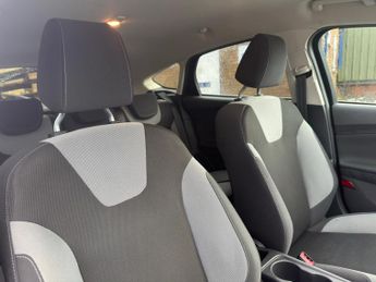 Ford Focus 1.0T EcoBoost Zetec Euro 5 (s/s) 5dr