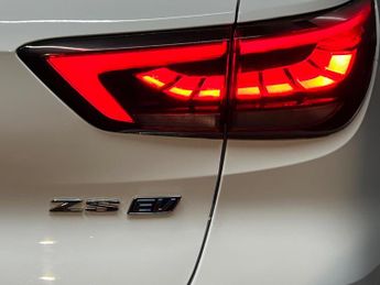 MG MG ZS 72.6kWh Trophy Long Range Auto 5dr