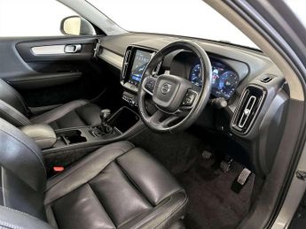 Volvo XC40 1.5 T3 Momentum Pro SUV 5dr Petrol Manual Euro 6 (s/s) (156 ps)