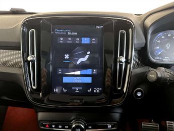 Volvo XC40 1.5h T5 Twin Engine Recharge 10.7kWh R-Design Pro SUV 5dr Petrol