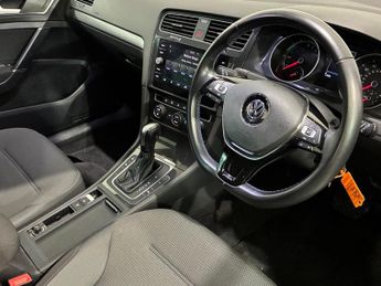 Volkswagen e-Golf 35.8kWh e-Golf Auto 5dr
