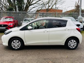 Toyota Yaris (Vitz) 1.33 Dual VVT-i Icon Multidrive S