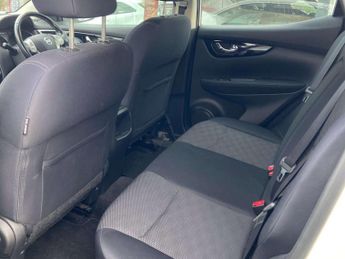 Nissan Qashqai 1.2 DIG-T Acenta 2WD Euro 5 (s/s) 5dr