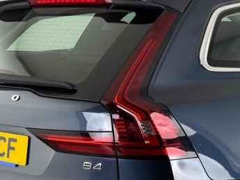 Volvo V90 2.0 B4 MHEV Momentum Auto Euro 6 (s/s) 5dr
