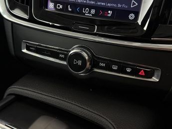 Volvo V90 2.0 B4 MHEV Momentum Auto Euro 6 (s/s) 5dr
