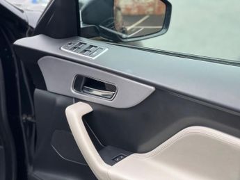 Jaguar F-PACE 2.0 D180 R-Sport Auto AWD Euro 6 (s/s) 5dr