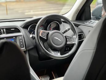 Jaguar F-PACE 2.0 D180 R-Sport Auto AWD Euro 6 (s/s) 5dr