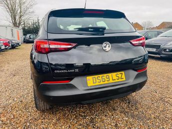 Vauxhall Grandland X 1.2 Turbo SE Auto Euro 6 (s/s) 5dr